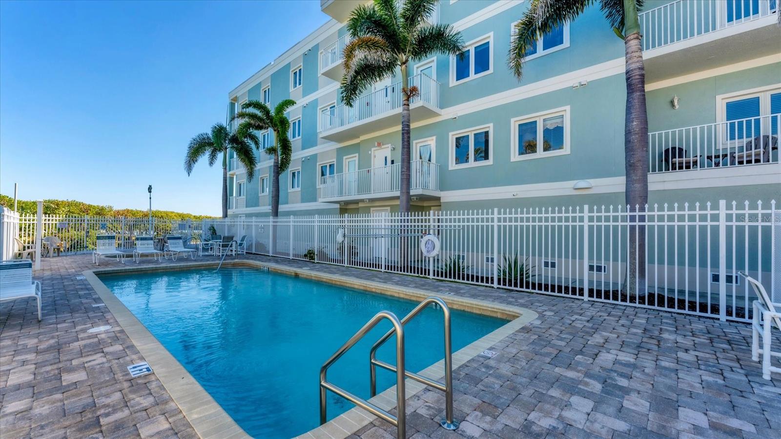 SUNRISE POINTE - Residential