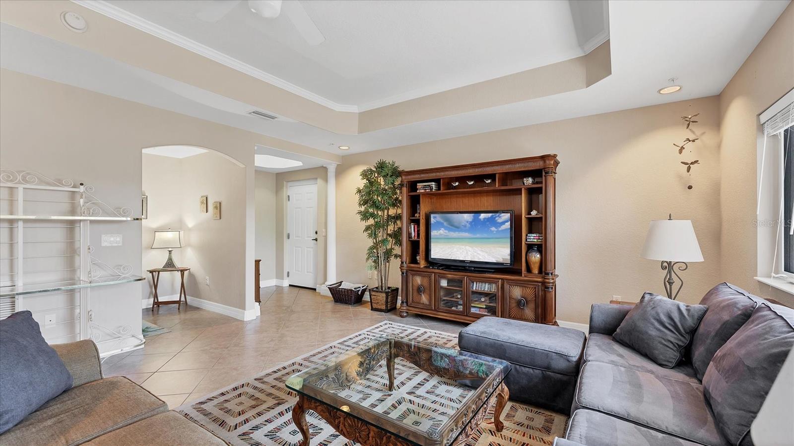 SUNRISE POINTE - Residential