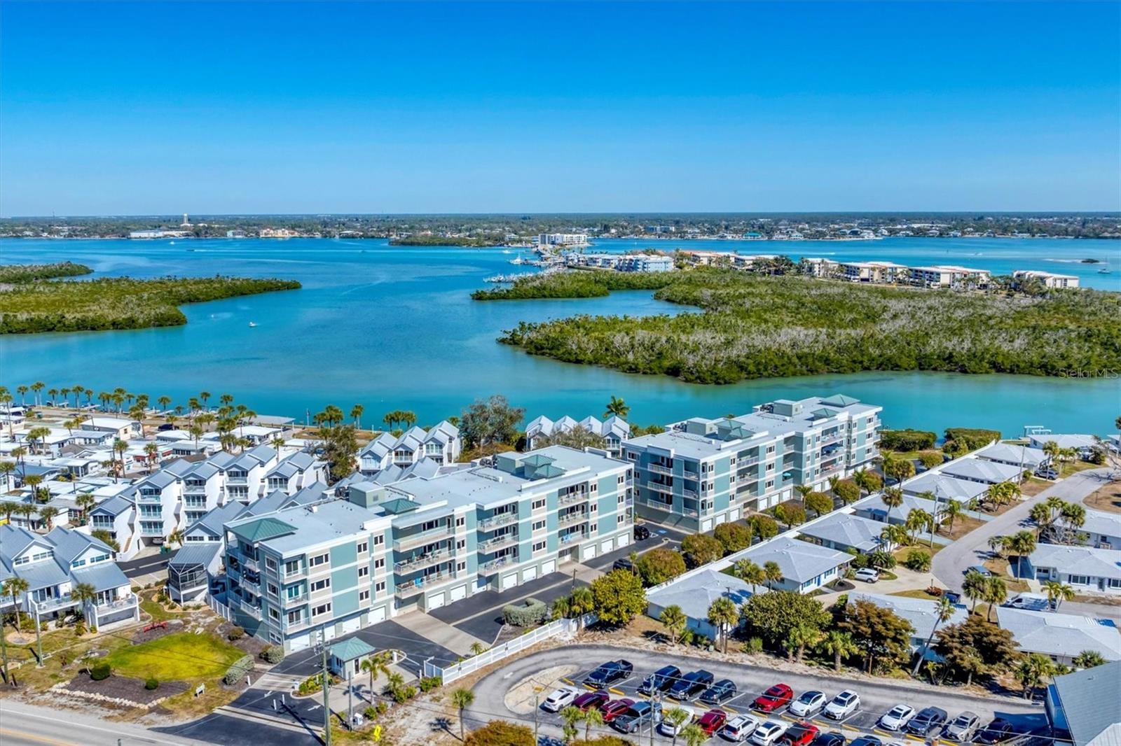 SUNRISE POINTE - Residential