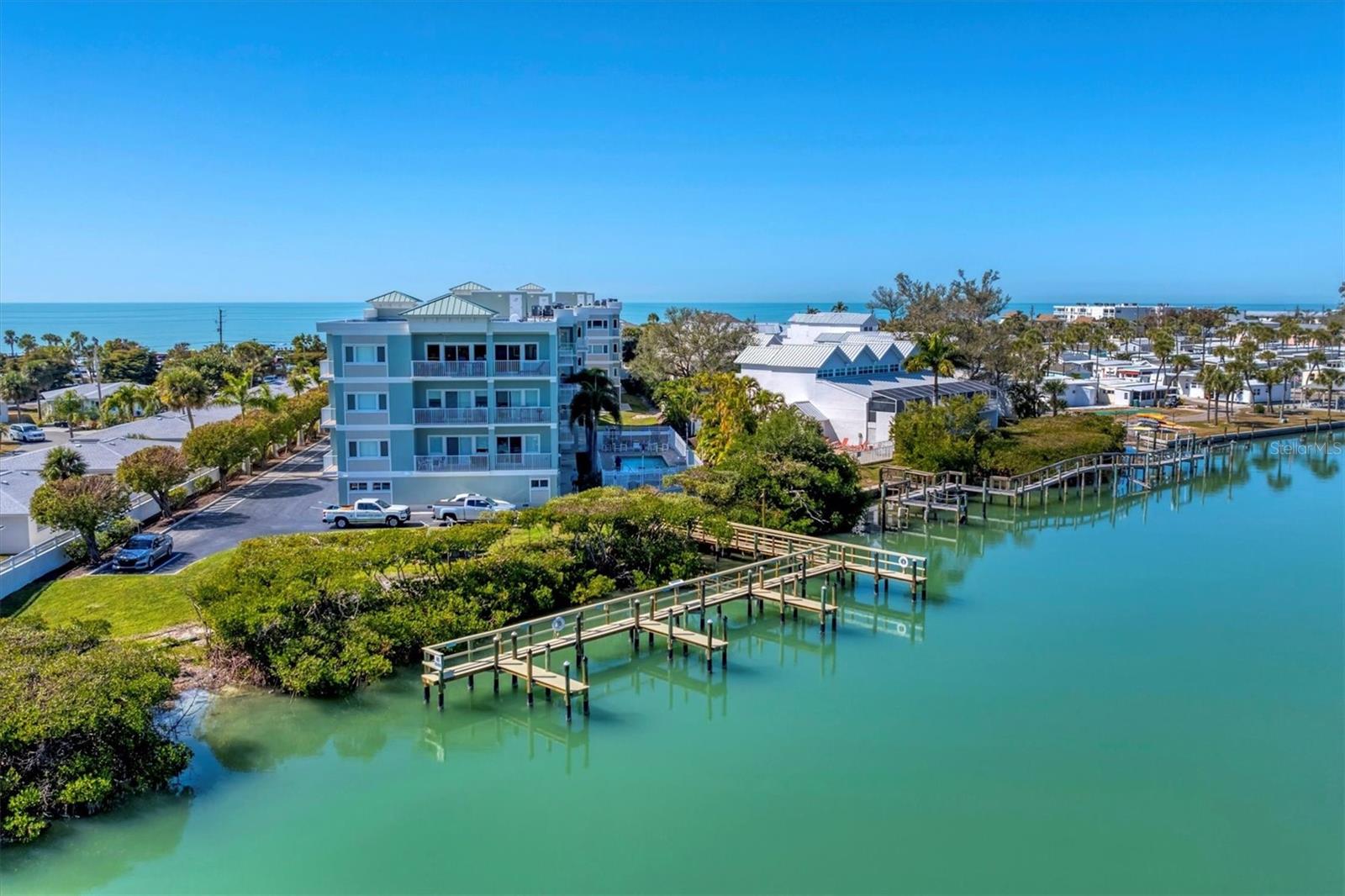 SUNRISE POINTE - Residential