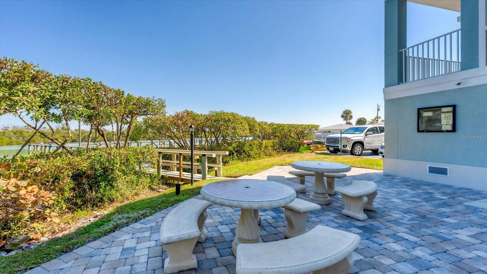 SUNRISE POINTE - Residential