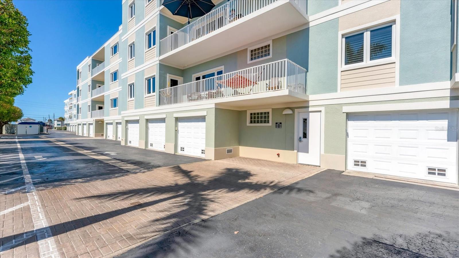 SUNRISE POINTE - Residential