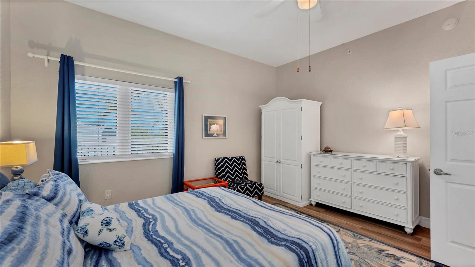 SUNRISE POINTE - Residential