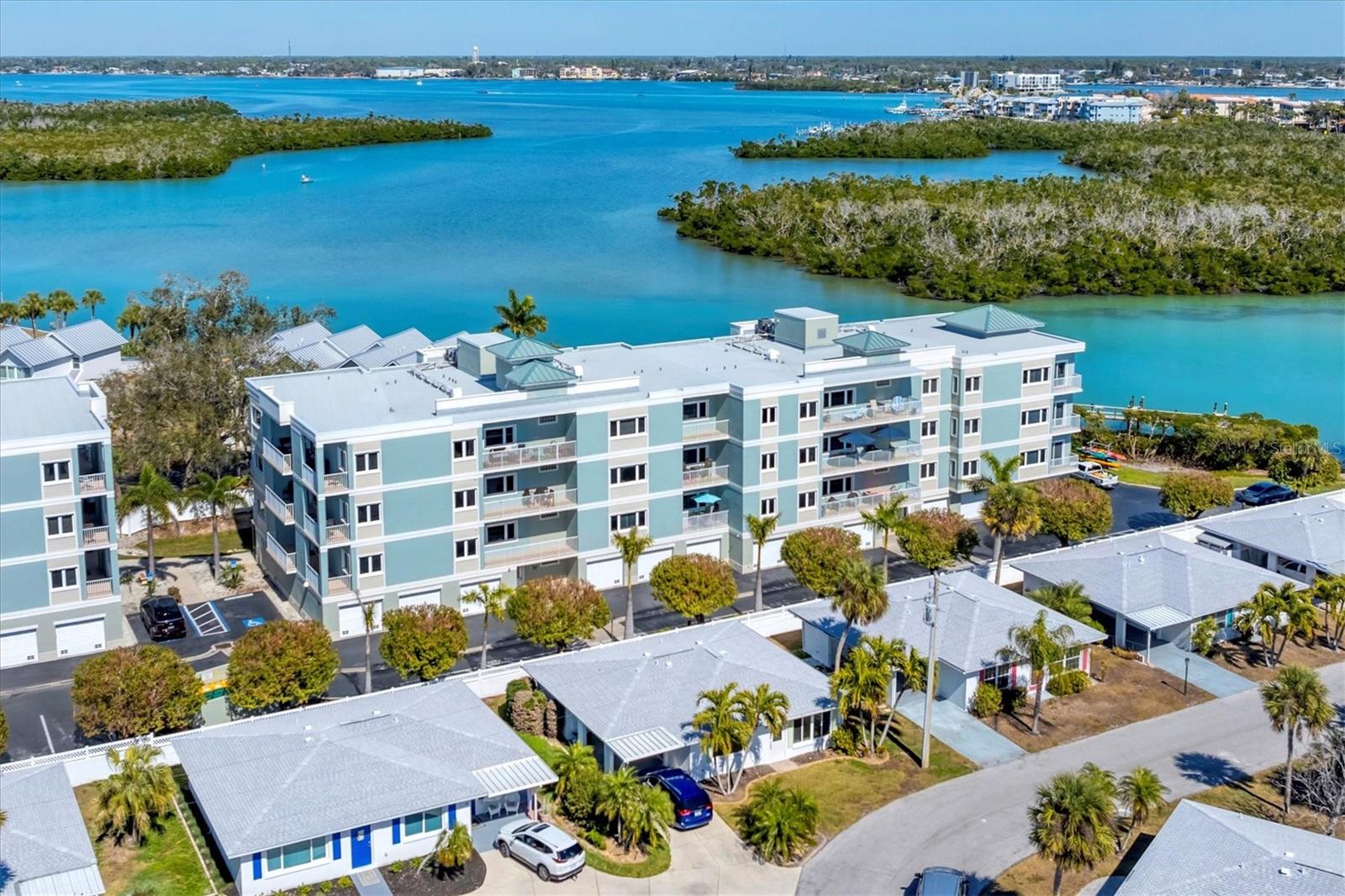 SUNRISE POINTE - Residential