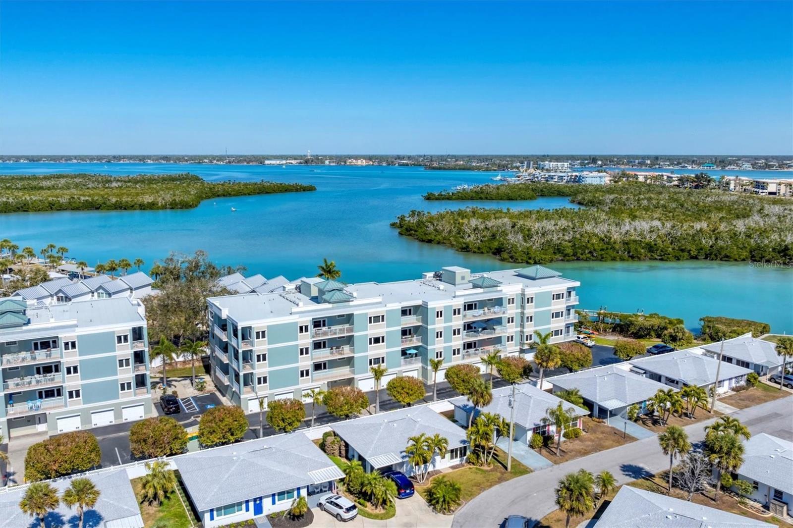 SUNRISE POINTE - Residential