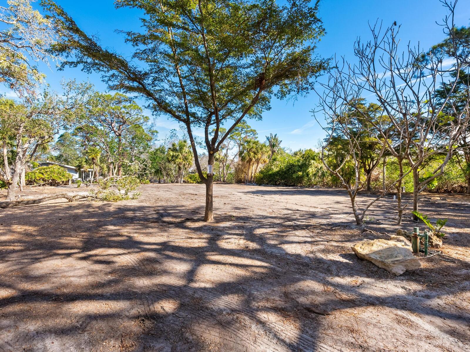 SANDERLING CLUB/SIESTA PROPERTIES INC - Land