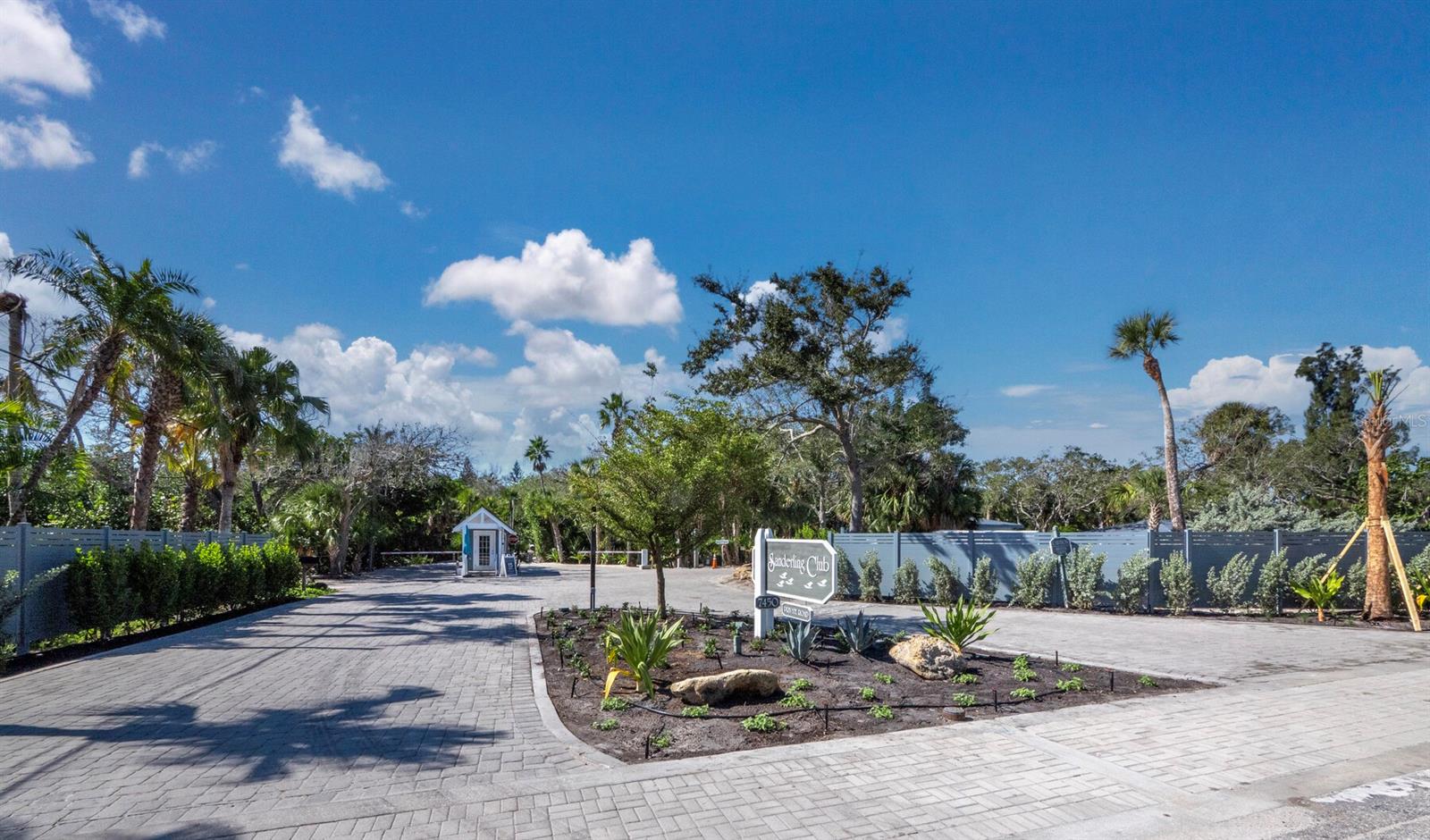 SANDERLING CLUB/SIESTA PROPERTIES INC - Land