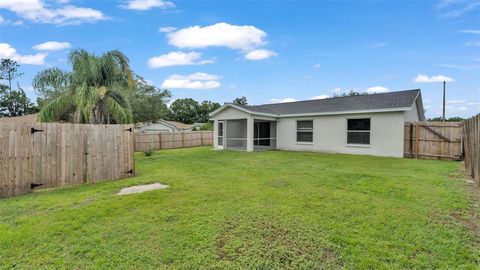 A home in LAKELAND