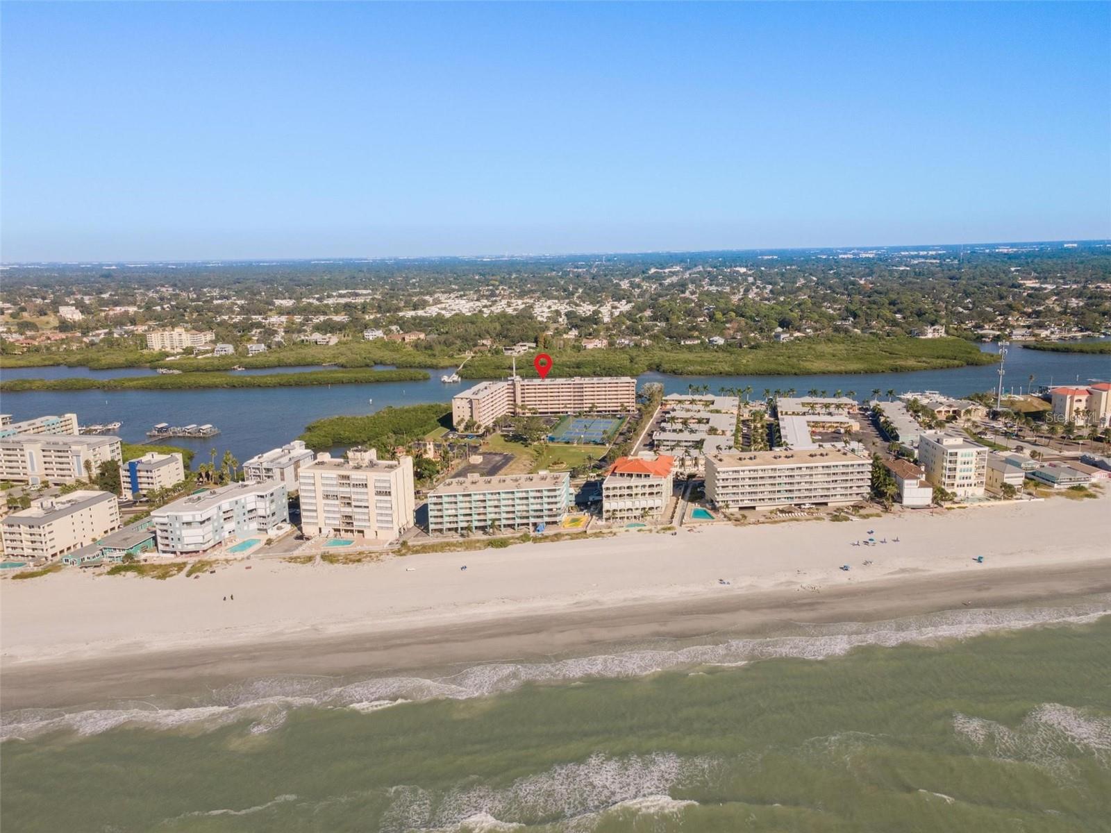 BAY SHORES YACHT & TENNIS CLUB - Residential