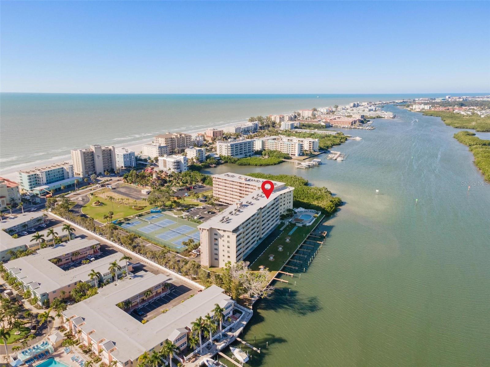 BAY SHORES YACHT & TENNIS CLUB - Residential