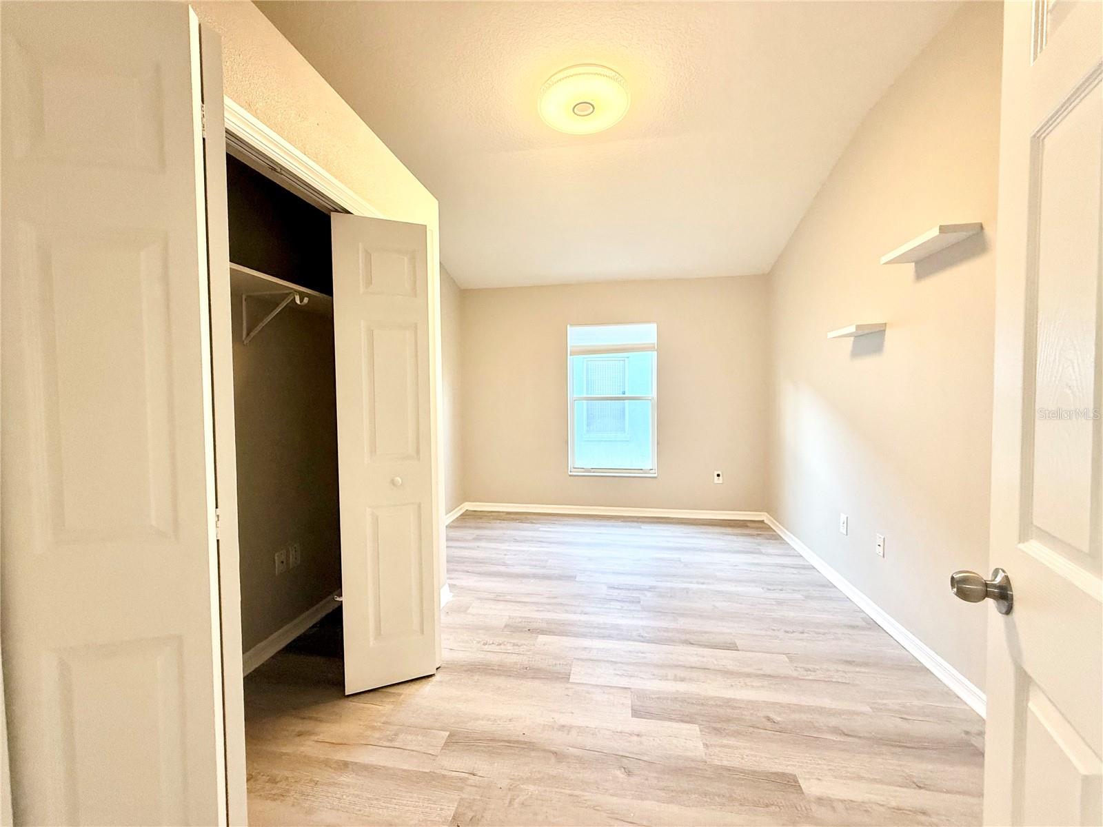 LEXINGTON OAKS PH 02 - Residential Lease