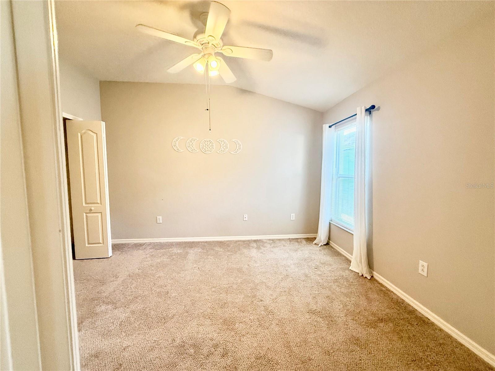 LEXINGTON OAKS PH 02 - Residential Lease