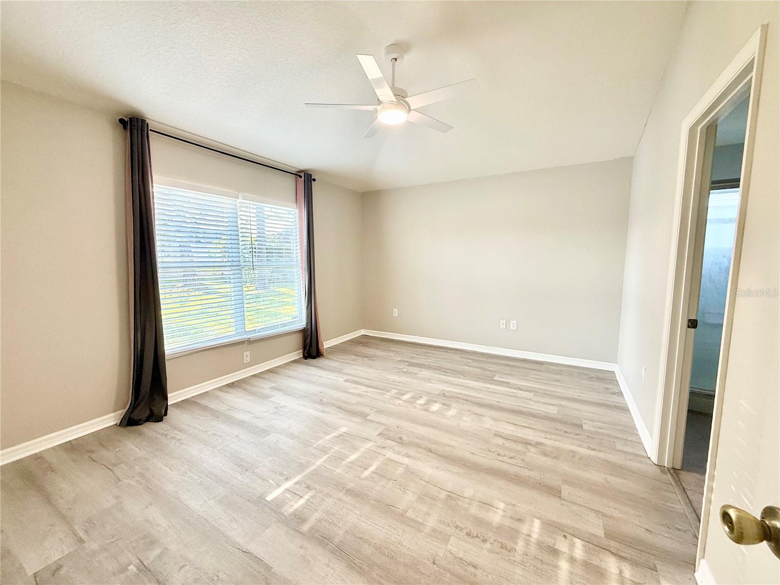 LEXINGTON OAKS PH 02 - Residential Lease