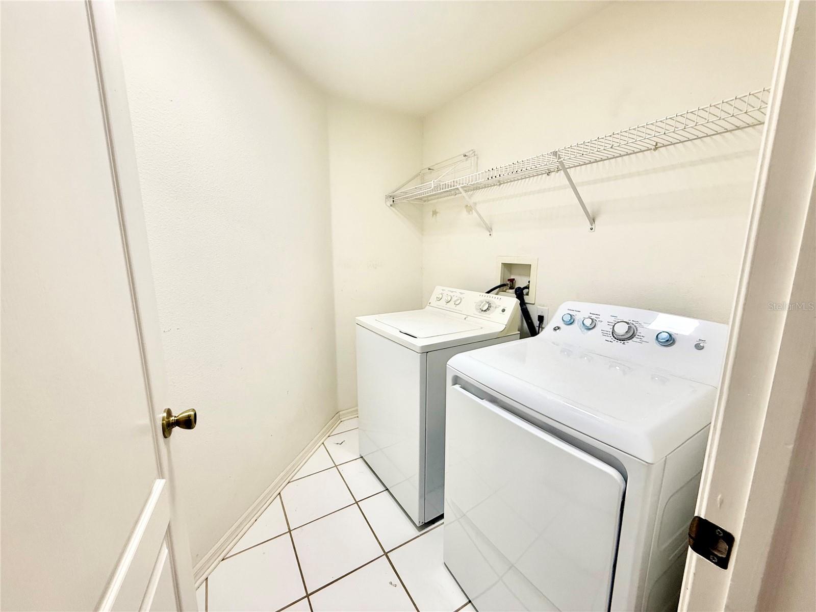 LEXINGTON OAKS PH 02 - Residential Lease