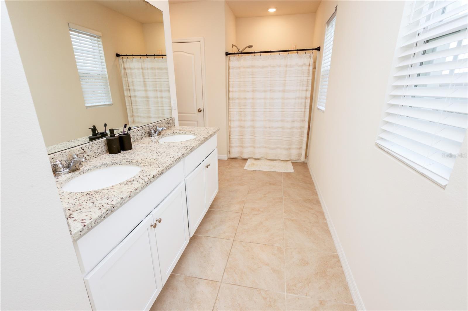 LAKE HARRIS RESERVE - Residential