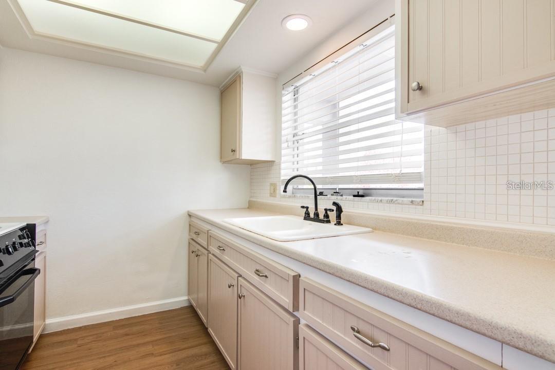 IMPERIAL PARK CONDO - Residential