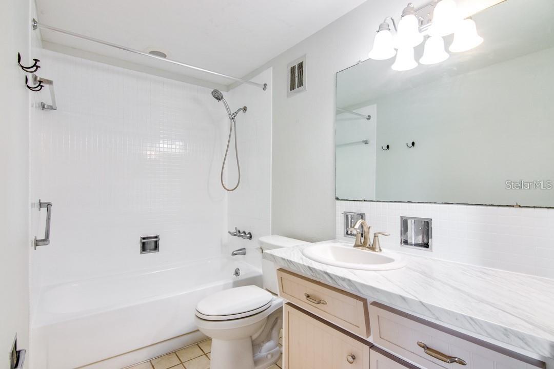 IMPERIAL PARK CONDO - Residential