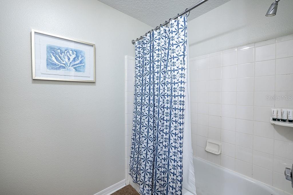 HARBOUR PLACE CITY HOMES A CON - Residential Lease