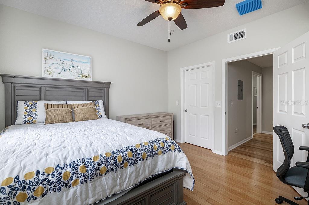 HARBOUR PLACE CITY HOMES A CON - Residential Lease