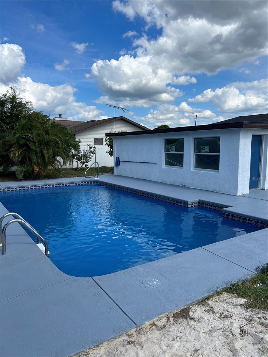 AVON PARK LAKES - Residential