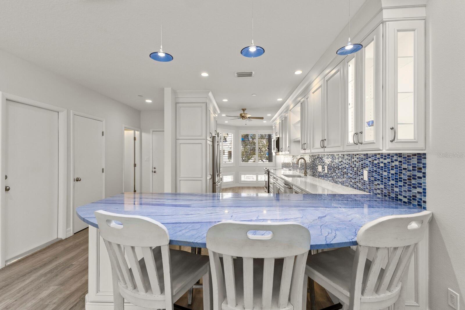 1928 HARBOURSIDE DRIVE 1403