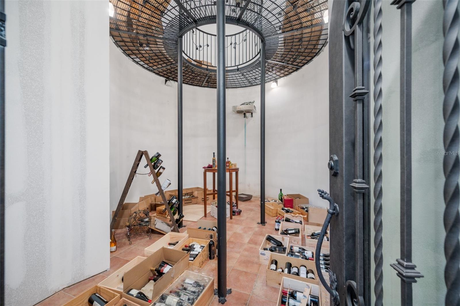 CRESTWOOD OAKS - Residential