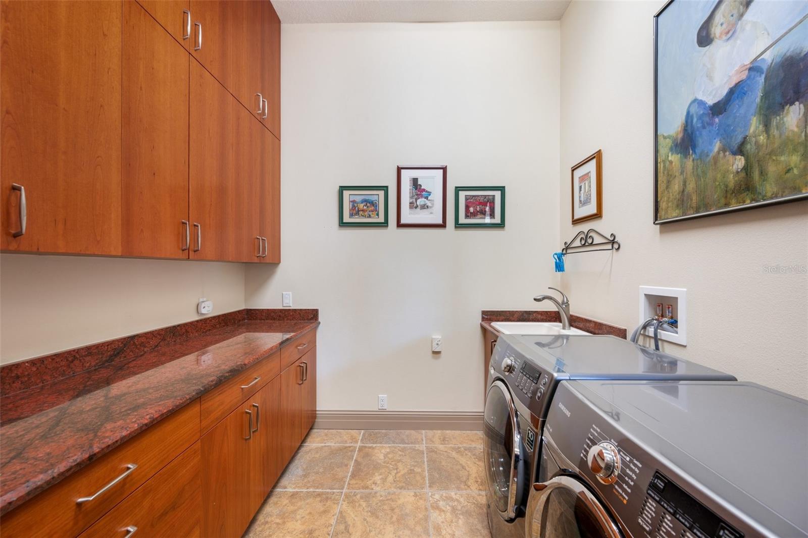 CRESTWOOD OAKS - Residential