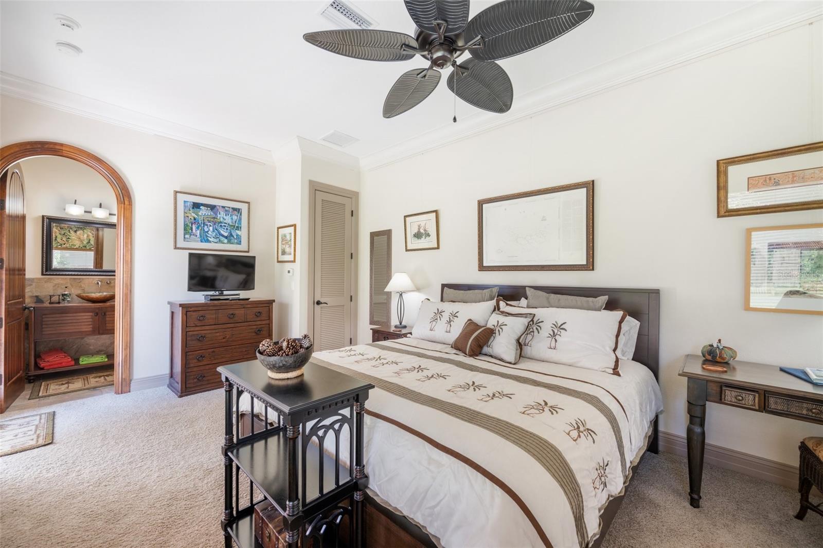 CRESTWOOD OAKS - Residential