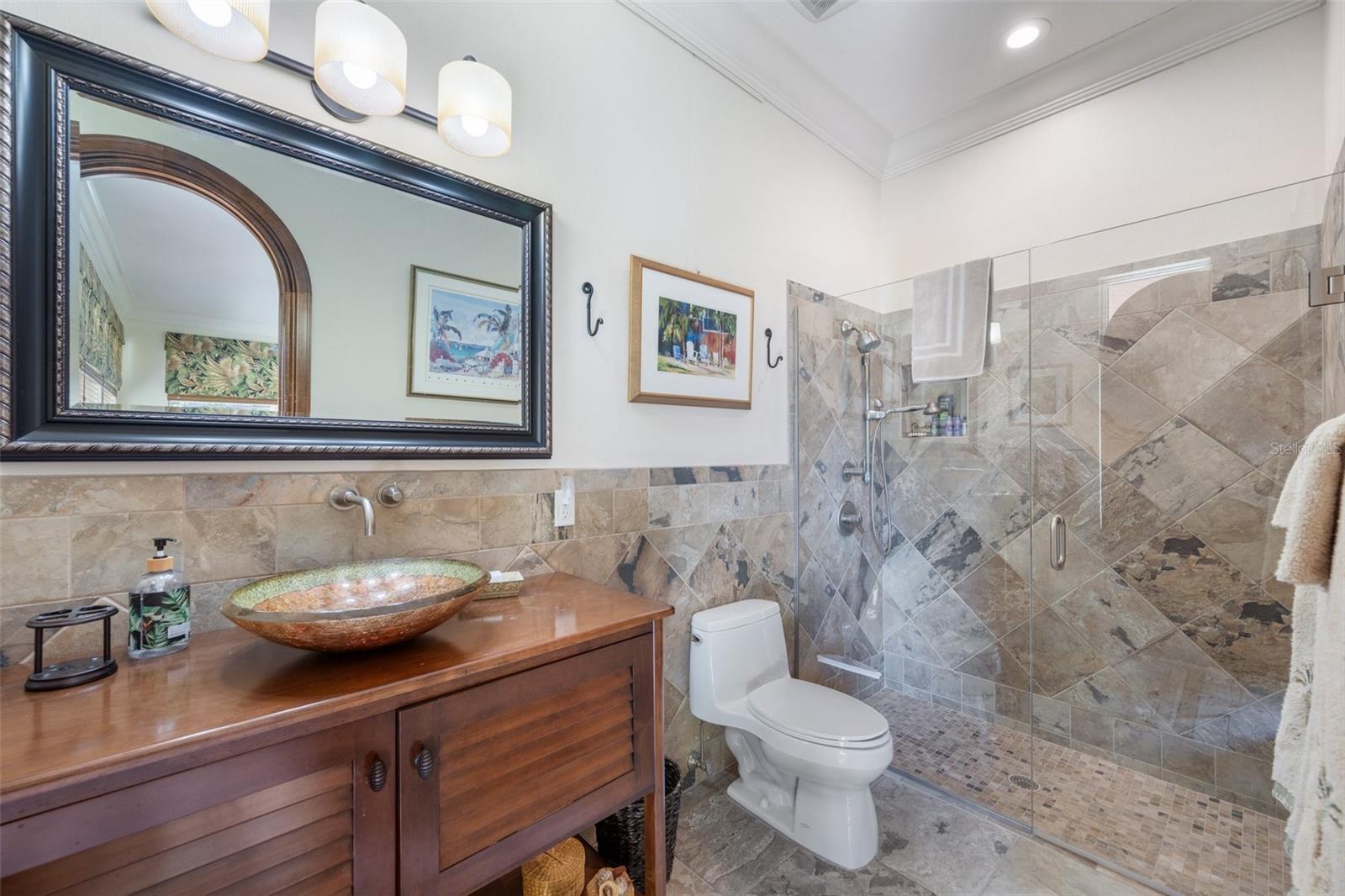 CRESTWOOD OAKS - Residential