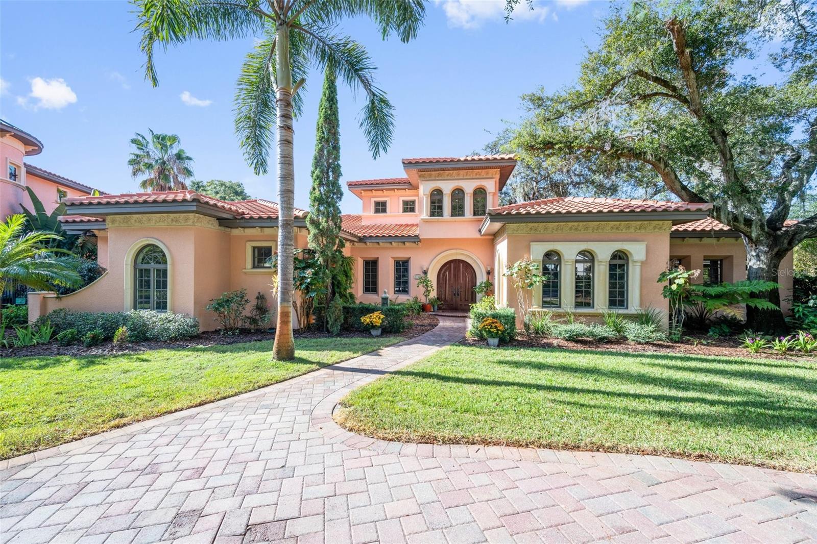 CRESTWOOD OAKS - Residential