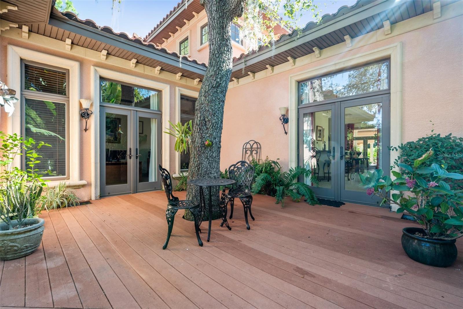 CRESTWOOD OAKS - Residential