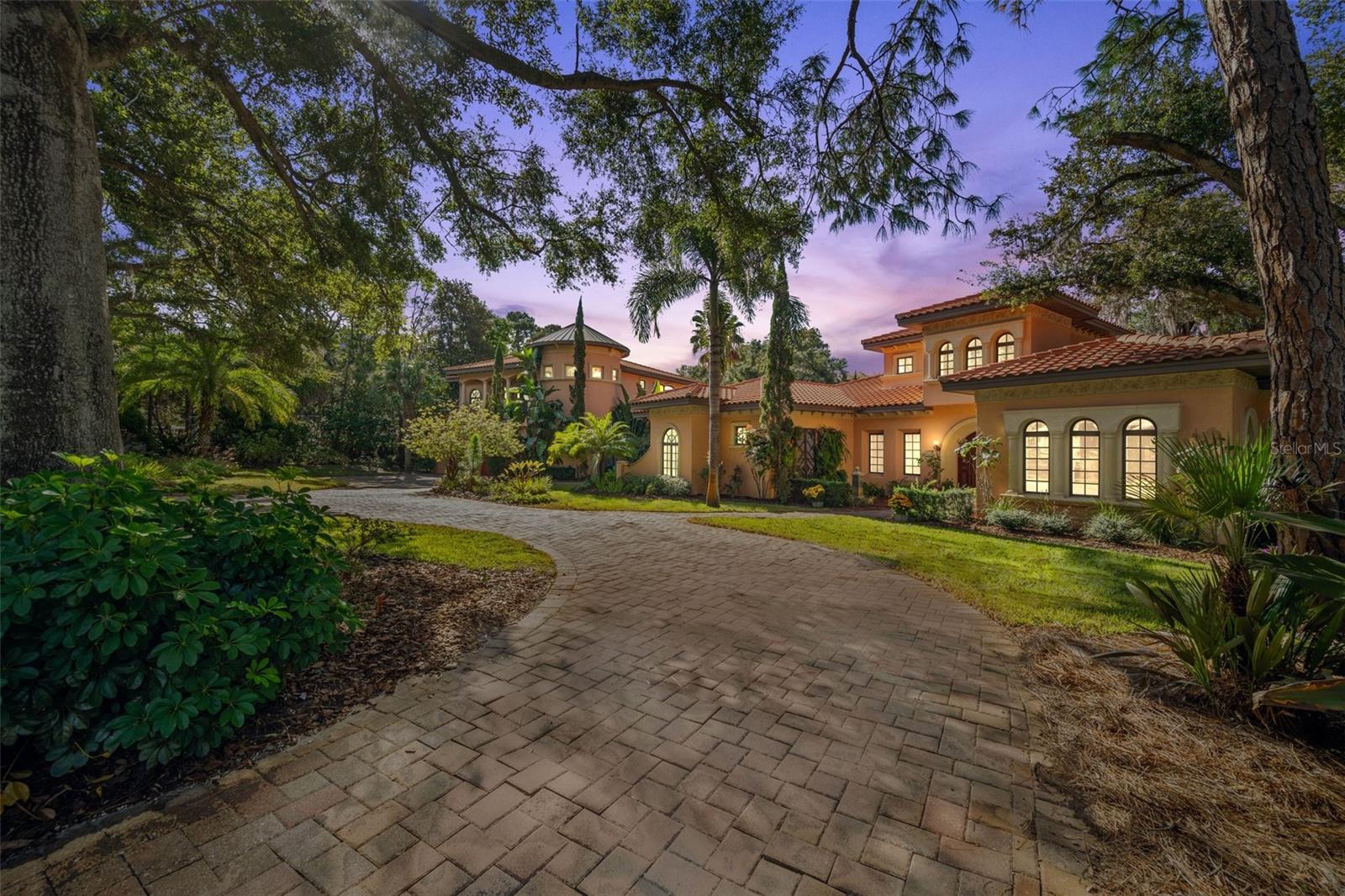 CRESTWOOD OAKS - Residential