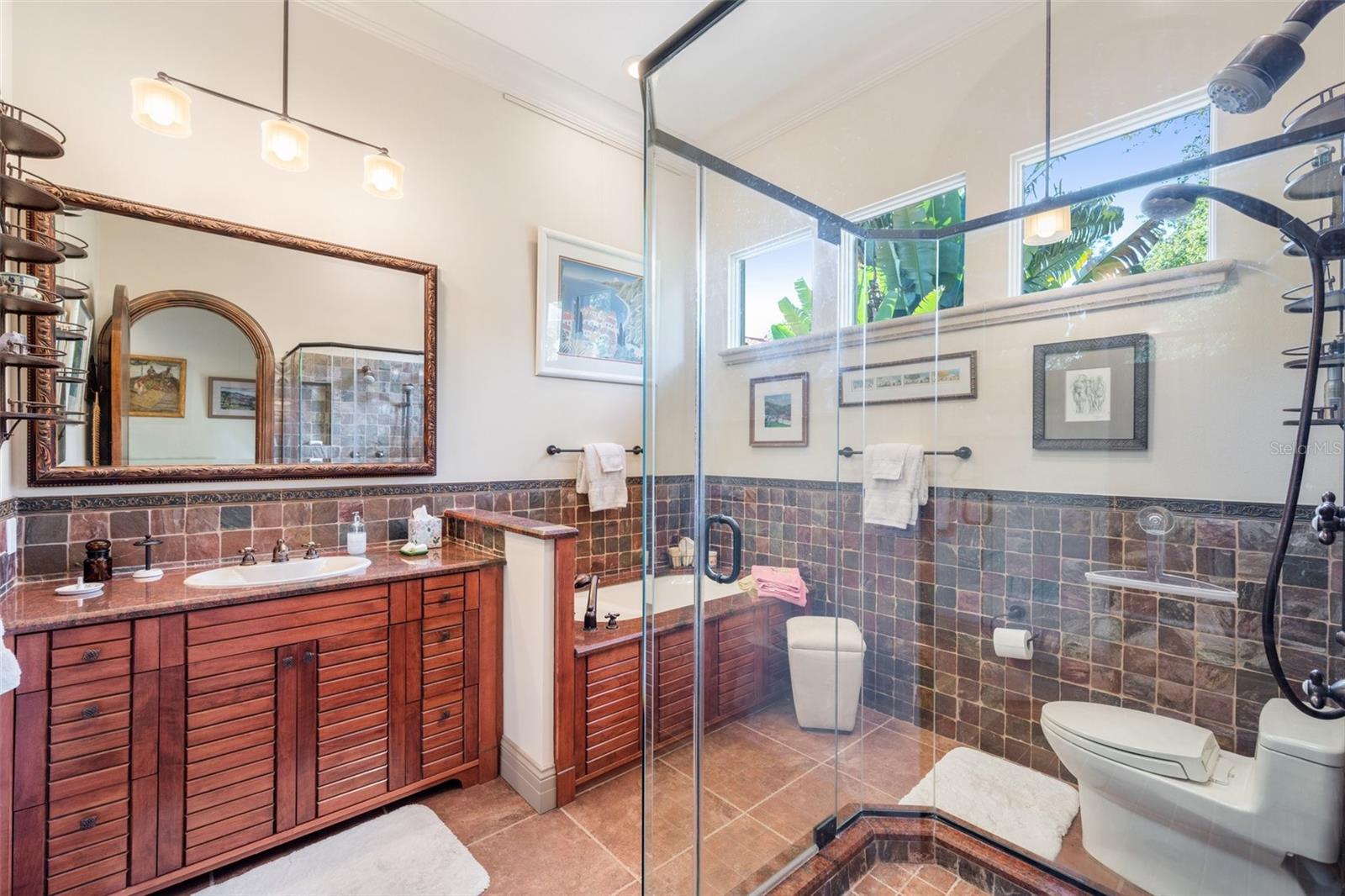 CRESTWOOD OAKS - Residential