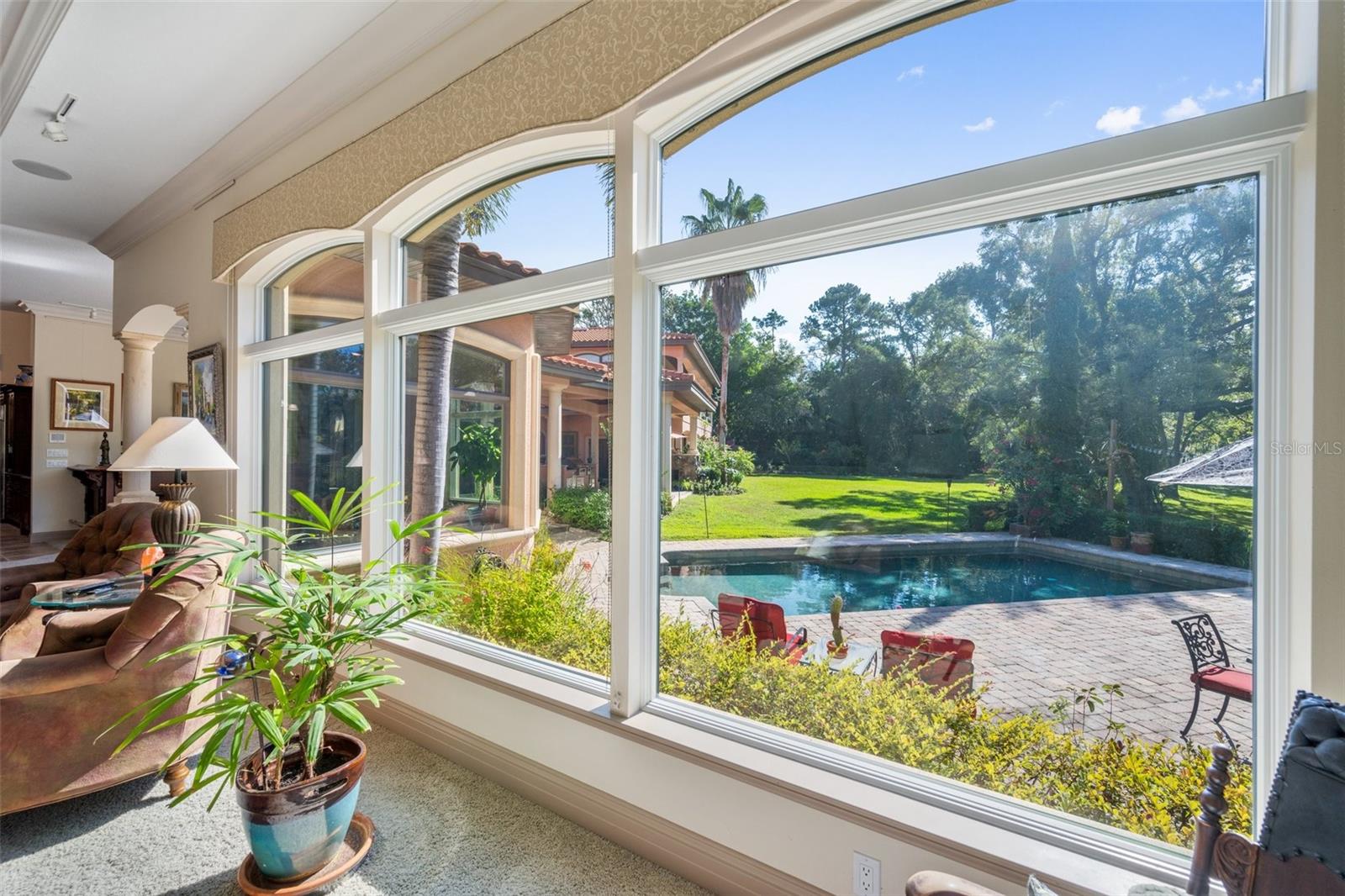 CRESTWOOD OAKS - Residential