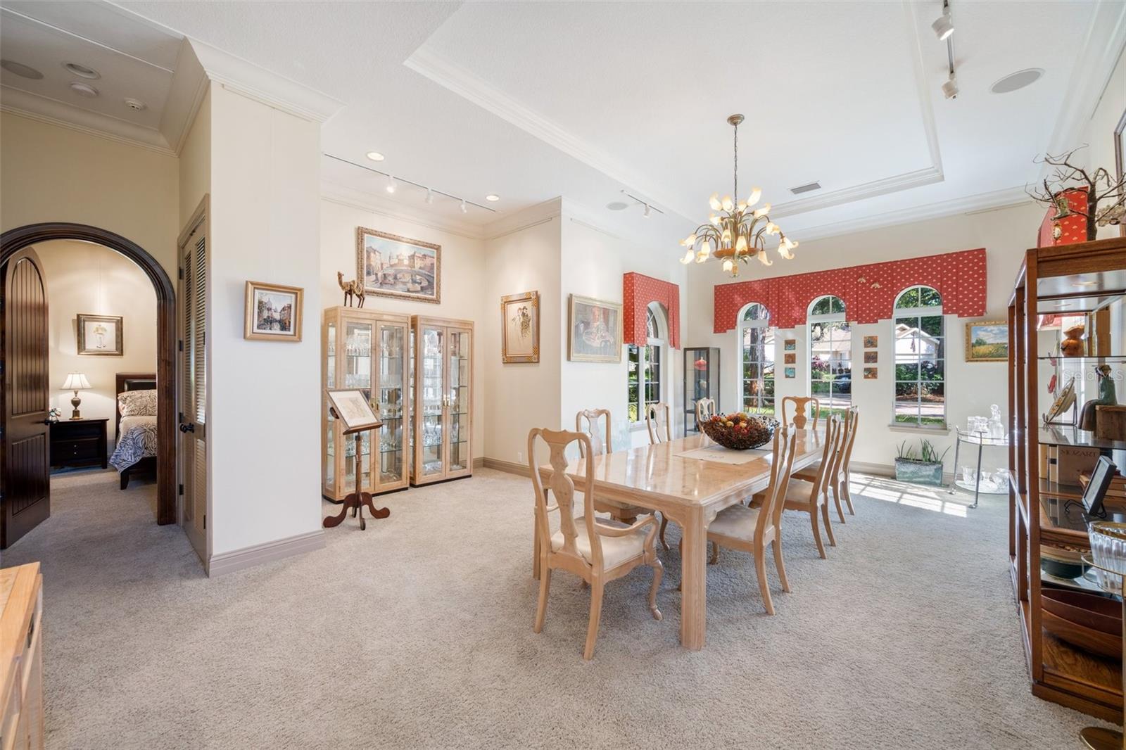 CRESTWOOD OAKS - Residential