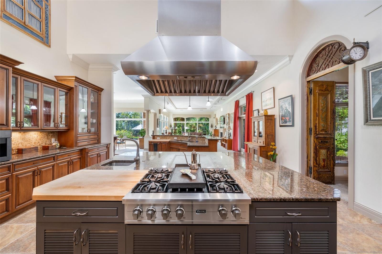 CRESTWOOD OAKS - Residential