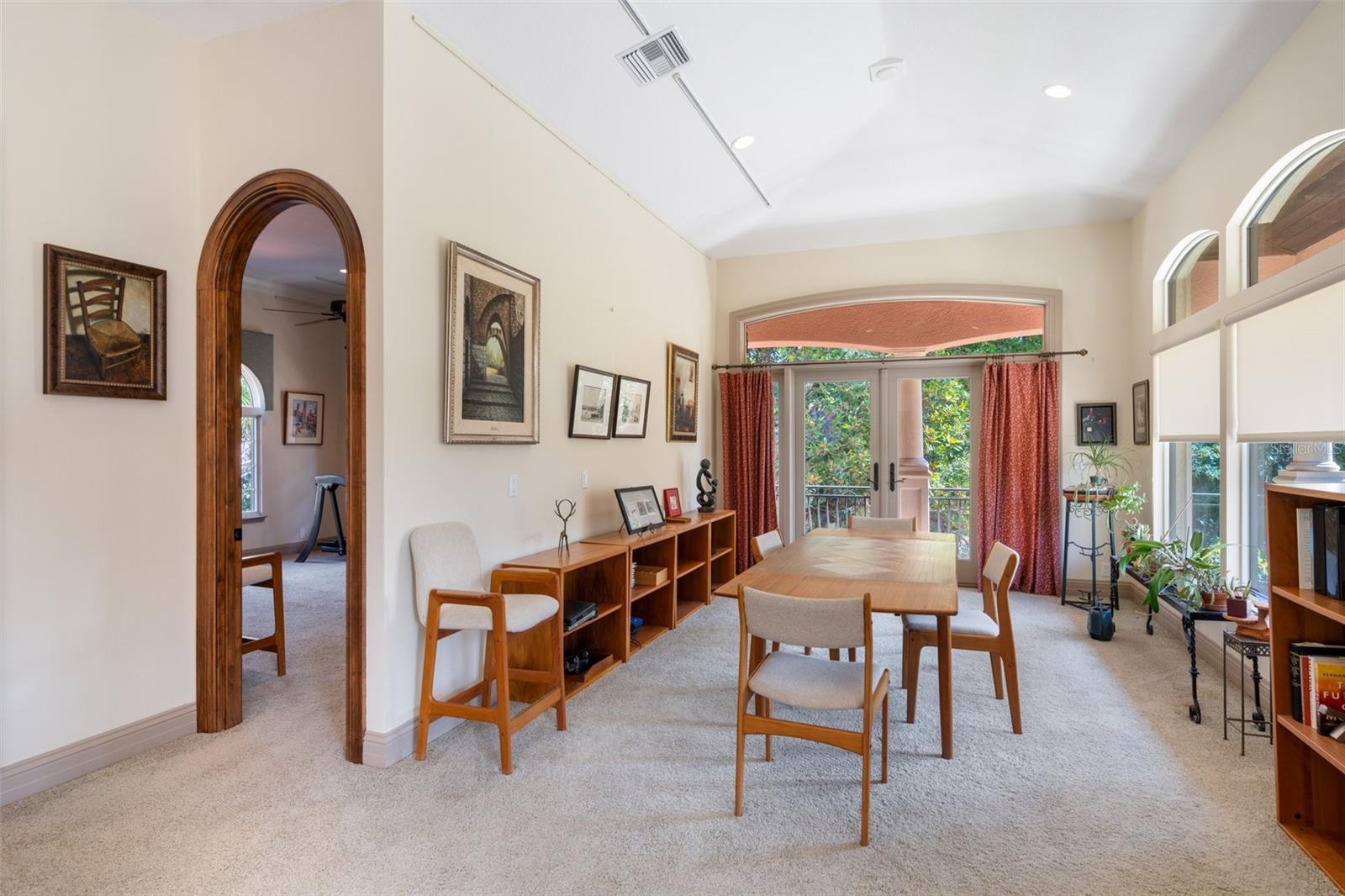 CRESTWOOD OAKS - Residential