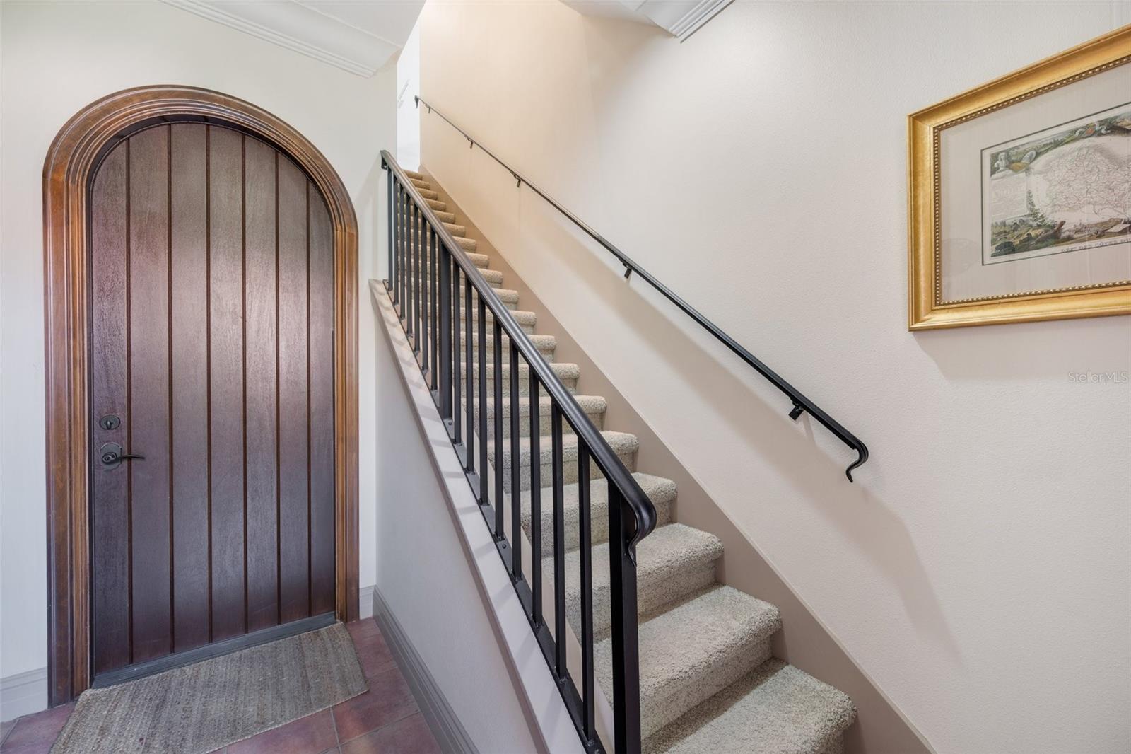 CRESTWOOD OAKS - Residential