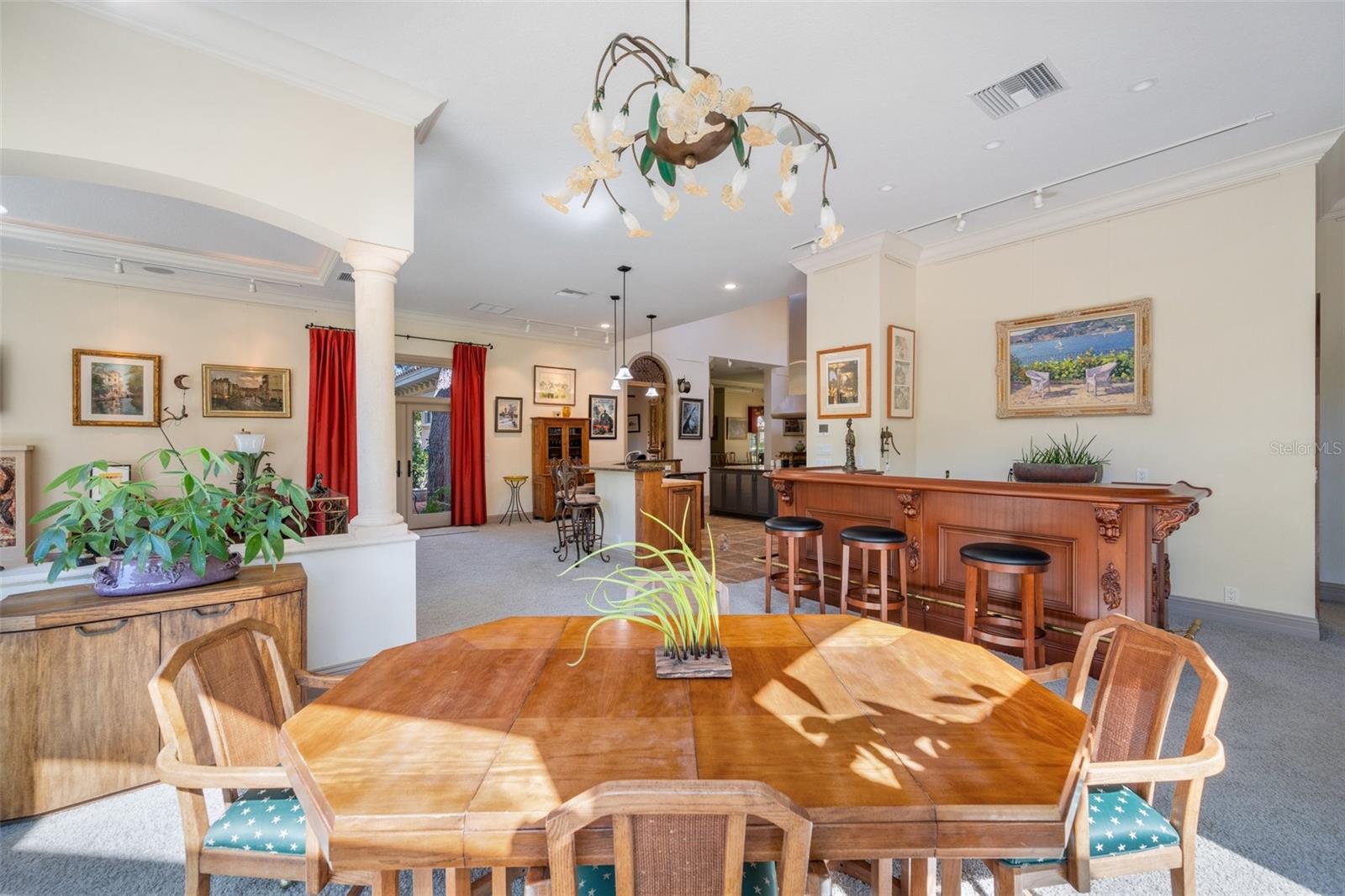 CRESTWOOD OAKS - Residential