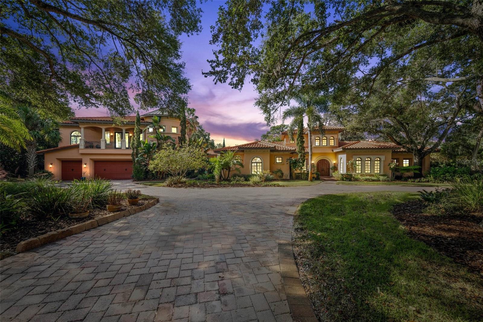 CRESTWOOD OAKS - Residential