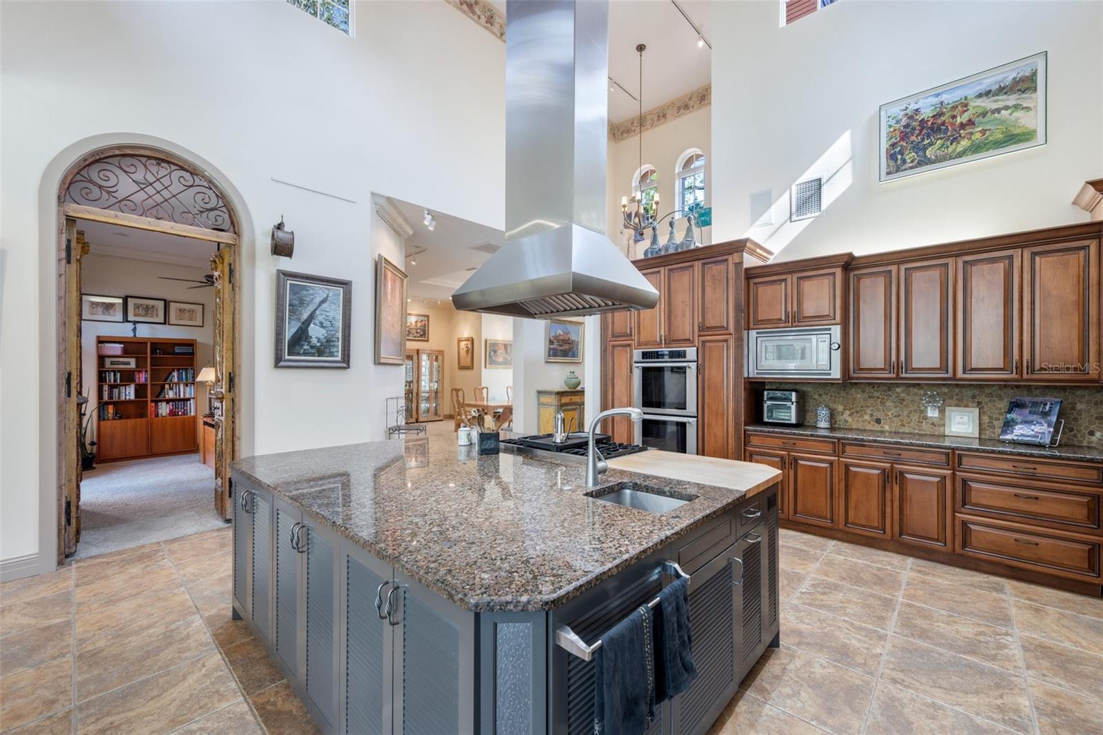 CRESTWOOD OAKS - Residential