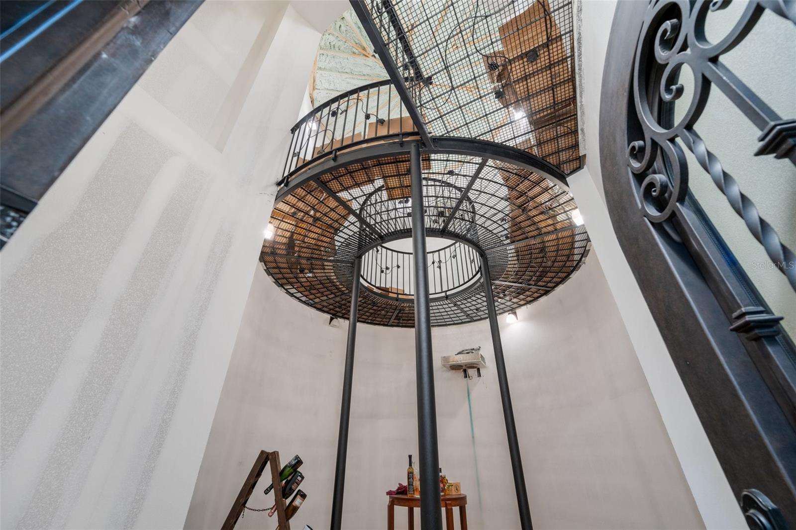 CRESTWOOD OAKS - Residential