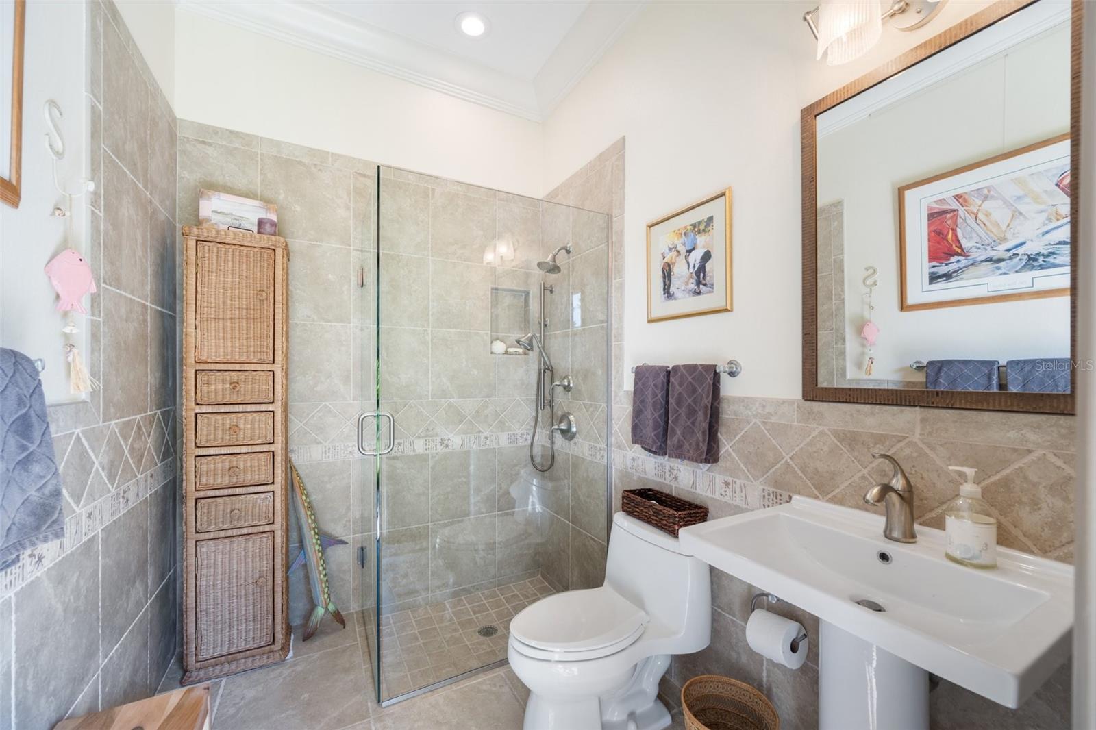 CRESTWOOD OAKS - Residential