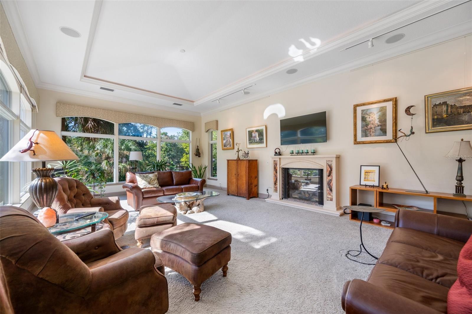 CRESTWOOD OAKS - Residential