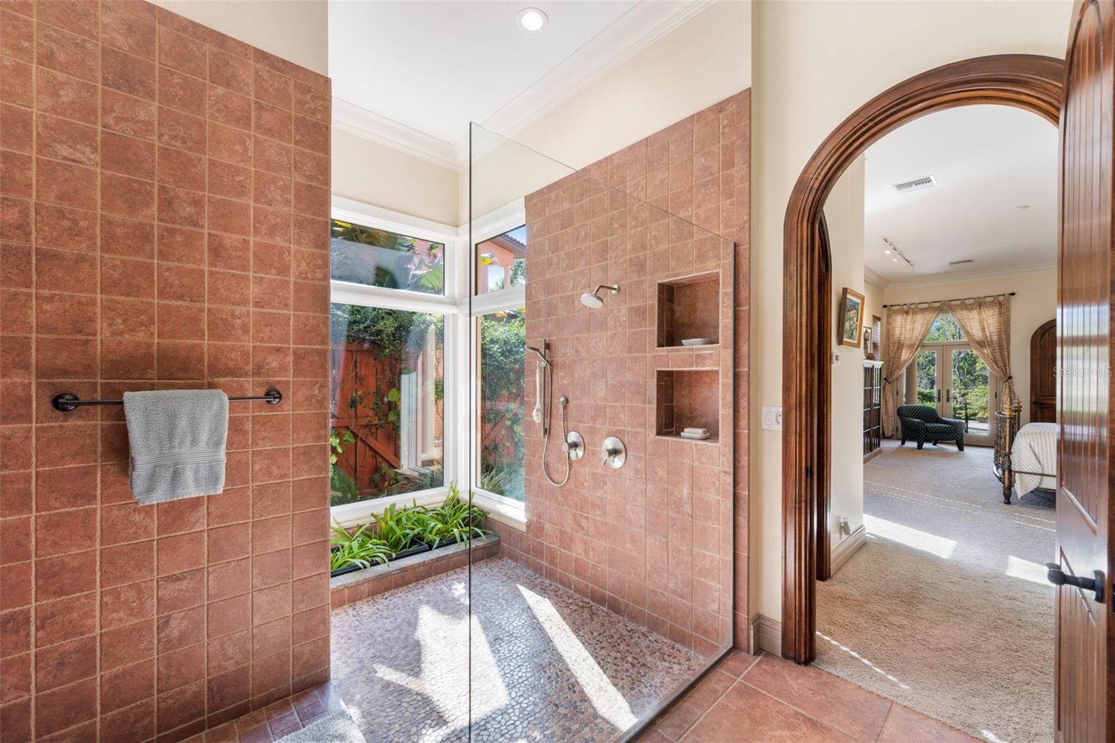 CRESTWOOD OAKS - Residential