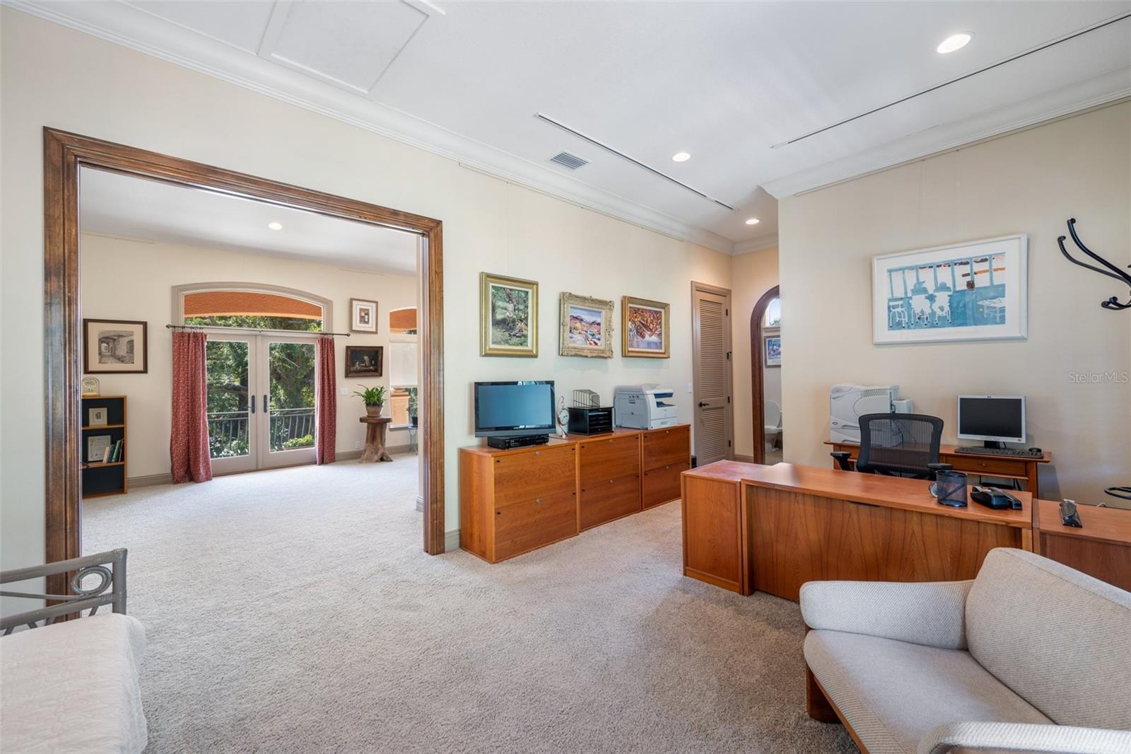 CRESTWOOD OAKS - Residential