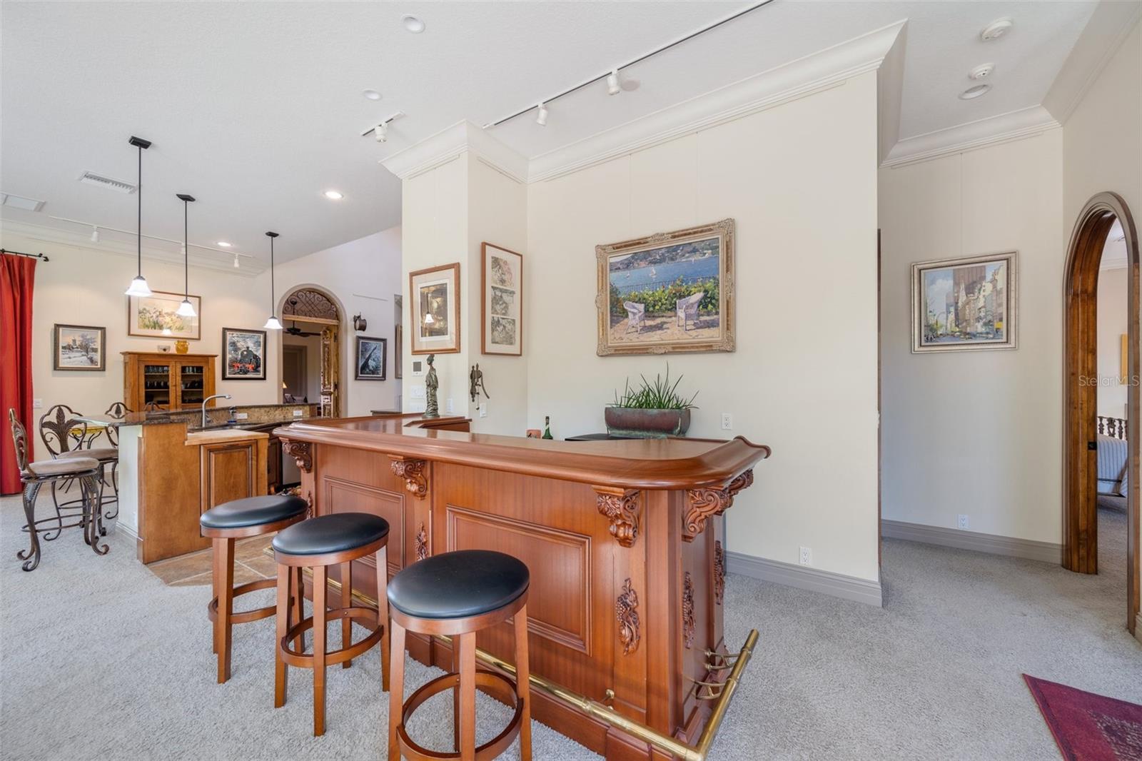 CRESTWOOD OAKS - Residential