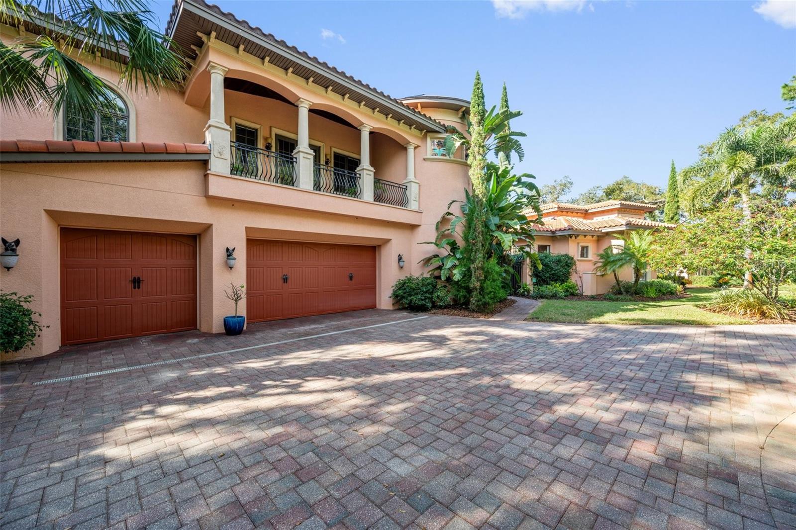 CRESTWOOD OAKS - Residential