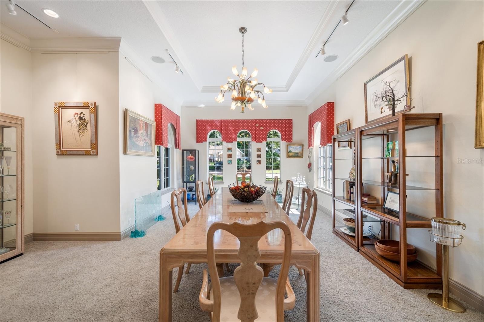 CRESTWOOD OAKS - Residential