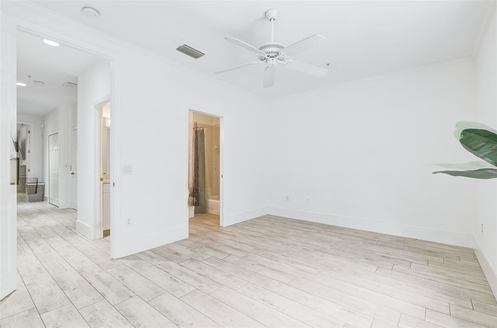 PALMER SQUARE WEST - Residential